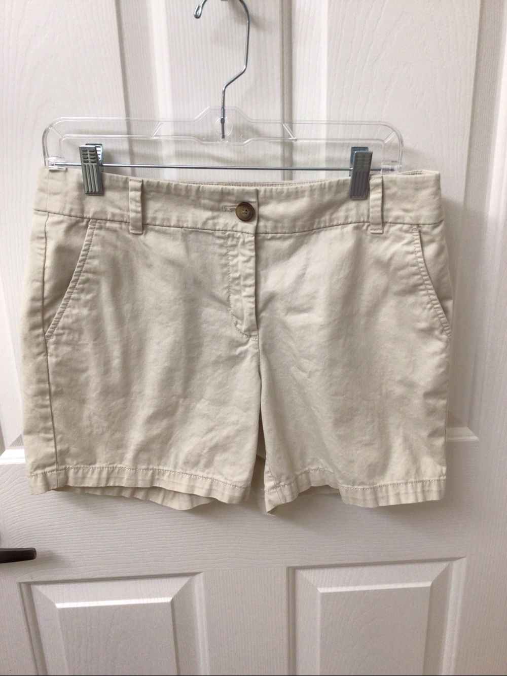 Ann Taylor LOFT khaki 6 inch shorts